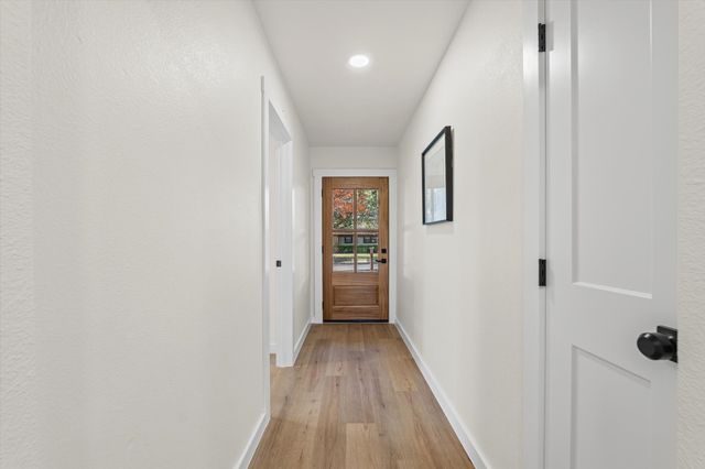 336 Oakwood Lane, Hewitt, TX 76643