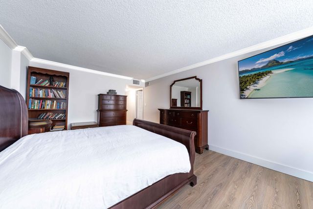 1150 Hillsboro Mile 202, Hillsboro Beach, FL 33062