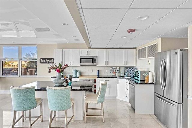 1150 Hillsboro Mile 202, Hillsboro Beach, FL 33062