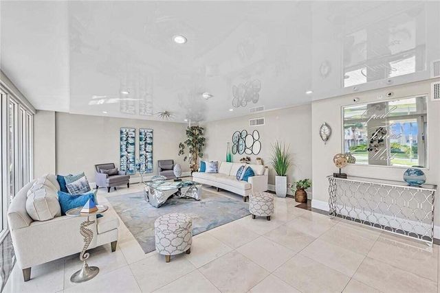 1150 Hillsboro Mile 202, Hillsboro Beach, FL 33062