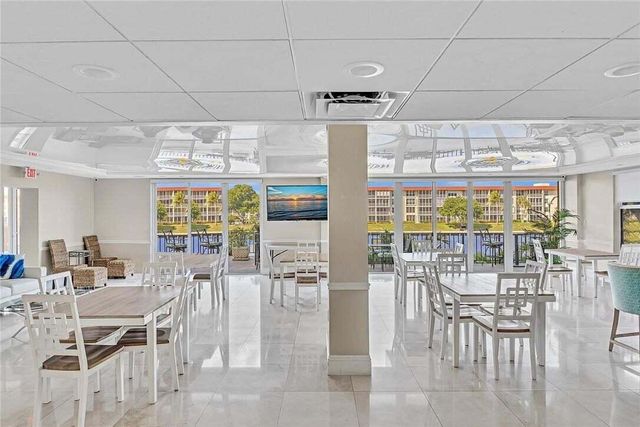 1150 Hillsboro Mile 202, Hillsboro Beach, FL 33062