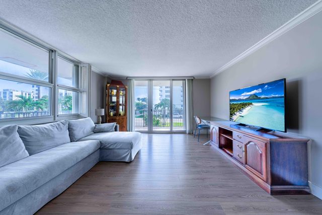1150 Hillsboro Mile 202, Hillsboro Beach, FL 33062