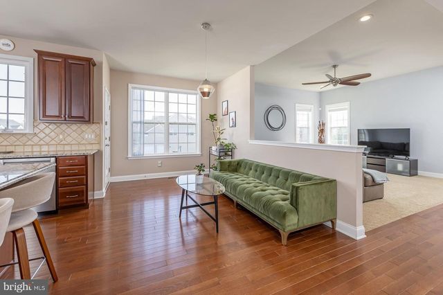 205 WINTERWOOD LN, Mullica Hill, NJ 08062