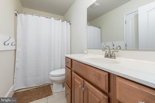 205 WINTERWOOD LN, Mullica Hill, NJ 08062