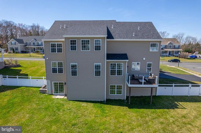 205 WINTERWOOD LN, Mullica Hill, NJ 08062