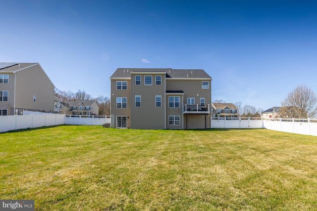 205 WINTERWOOD LN, Mullica Hill, NJ 08062