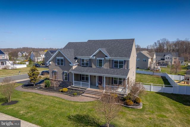 205 WINTERWOOD LN, Mullica Hill, NJ 08062