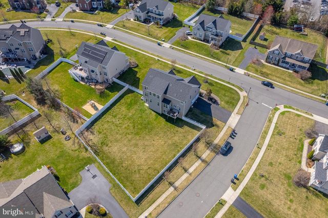 205 WINTERWOOD LN, Mullica Hill, NJ 08062