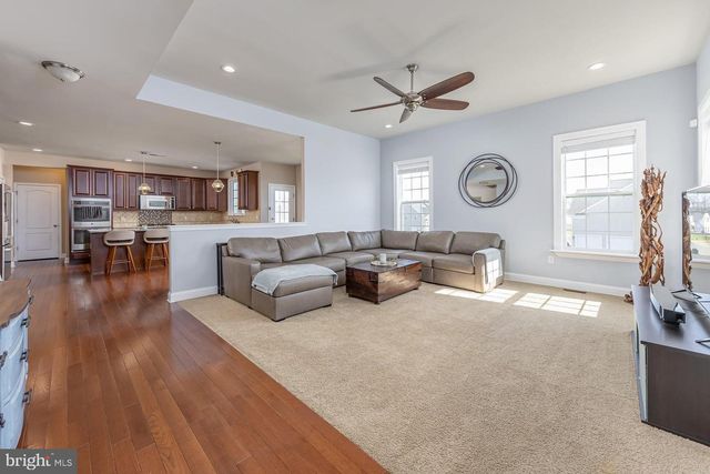 205 WINTERWOOD LN, Mullica Hill, NJ 08062