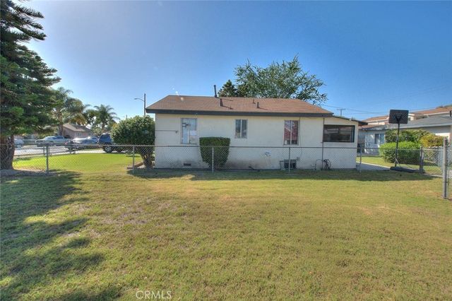 5853 Loveland, Bell Gardens, CA 90201