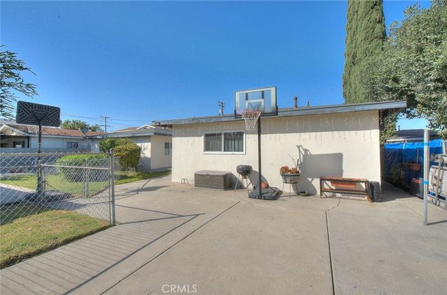 5853 Loveland, Bell Gardens, CA 90201