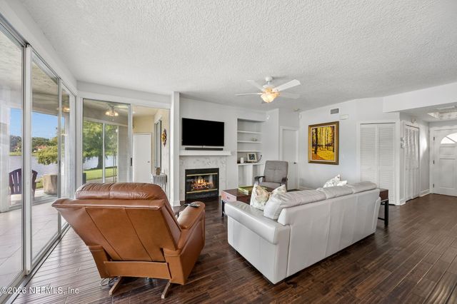 4020 LAVISTA Circle 211, Jacksonville, FL 32217