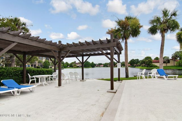 4020 LAVISTA Circle 211, Jacksonville, FL 32217