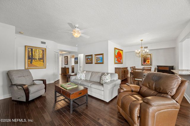 4020 LAVISTA Circle 211, Jacksonville, FL 32217