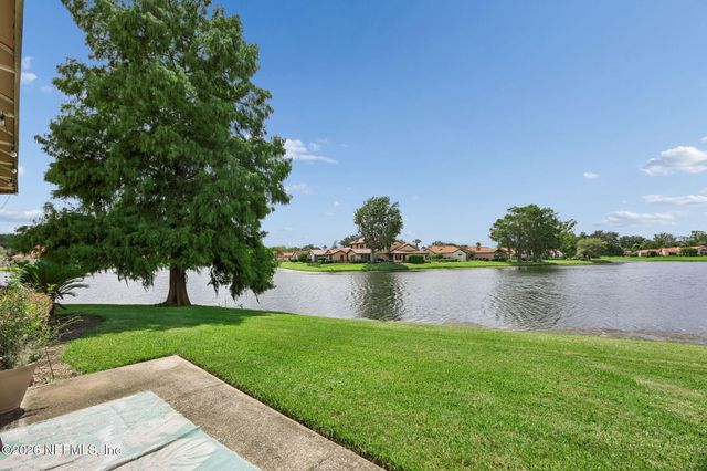 4020 LAVISTA Circle 211, Jacksonville, FL 32217