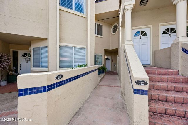 4020 LAVISTA Circle 211, Jacksonville, FL 32217