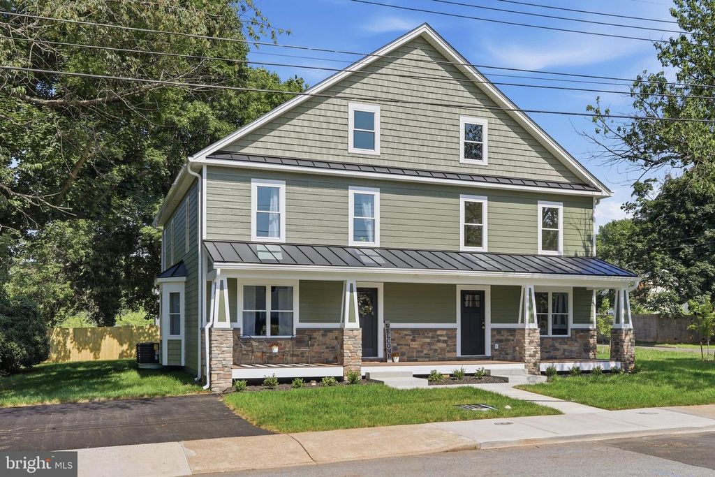 238 BLUE RIDGE AVE, Front Royal, VA 22630