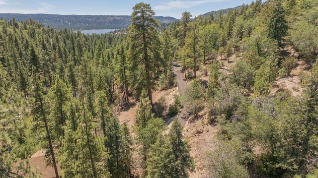 1275 Fawnskin Drive, Fawnskin, CA 92333