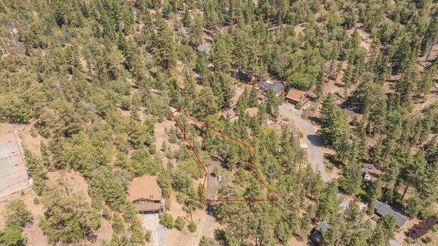 1275 Fawnskin Drive, Fawnskin, CA 92333