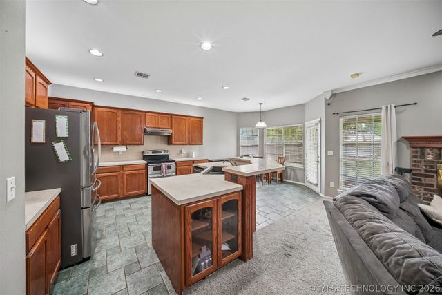 2909 W Oakland Street, Broken Arrow, OK 74012