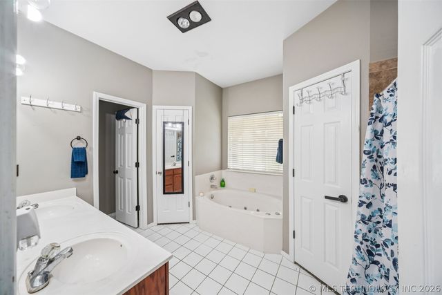 2909 W Oakland Street, Broken Arrow, OK 74012