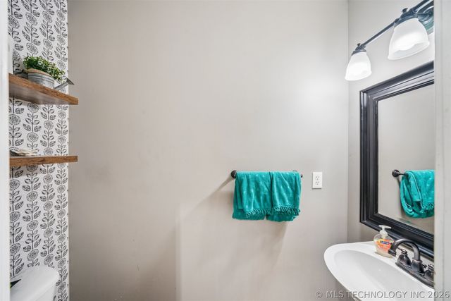 2909 W Oakland Street, Broken Arrow, OK 74012