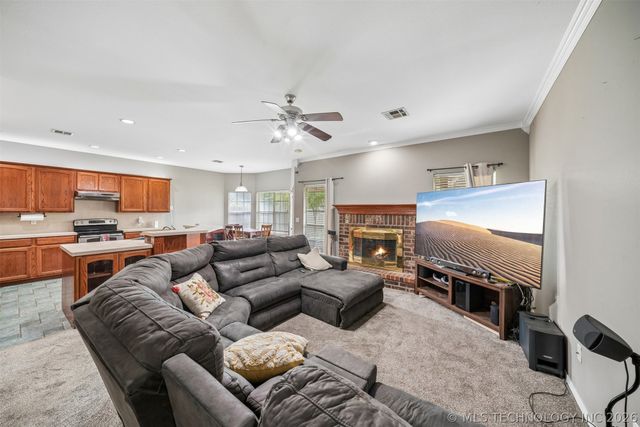 2909 W Oakland Street, Broken Arrow, OK 74012