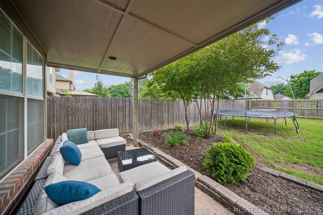2909 W Oakland Street, Broken Arrow, OK 74012