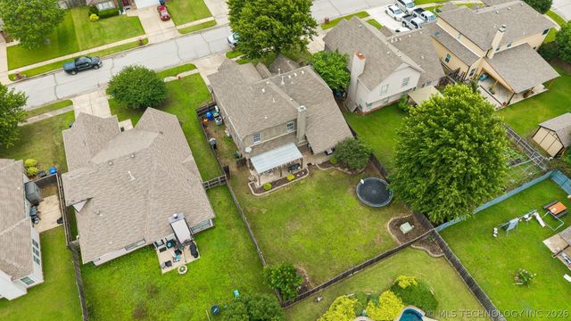 2909 W Oakland Street, Broken Arrow, OK 74012