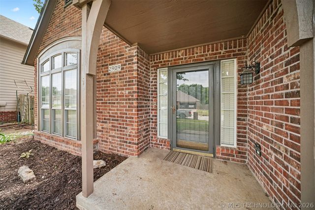 2909 W Oakland Street, Broken Arrow, OK 74012