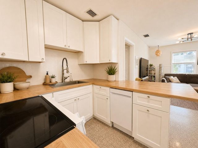 6299 34TH AVENUE N, St Petersburg, FL 33710