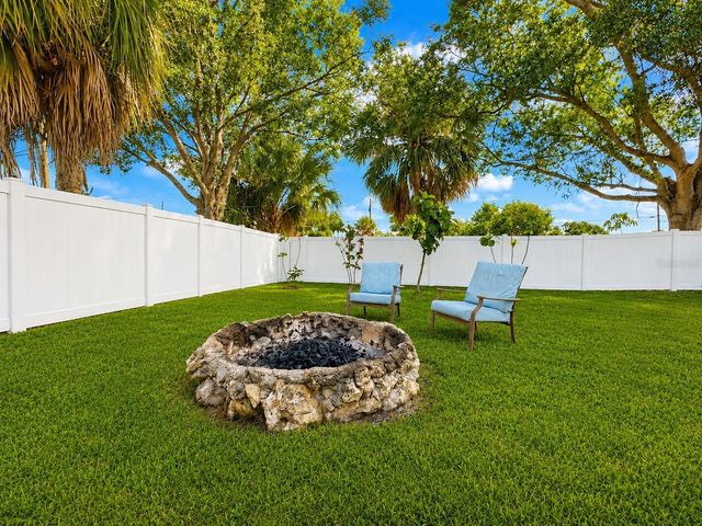 6299 34TH AVENUE N, St Petersburg, FL 33710