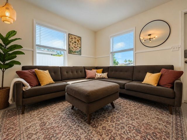 6299 34TH AVENUE N, St Petersburg, FL 33710