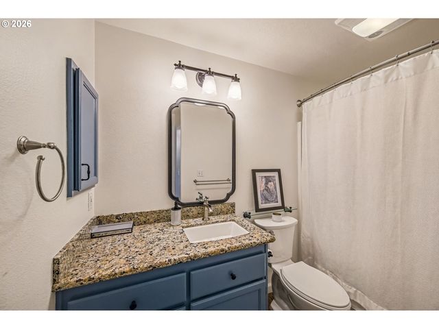 579 SWEETWATER Ln, Eugene, OR 97404