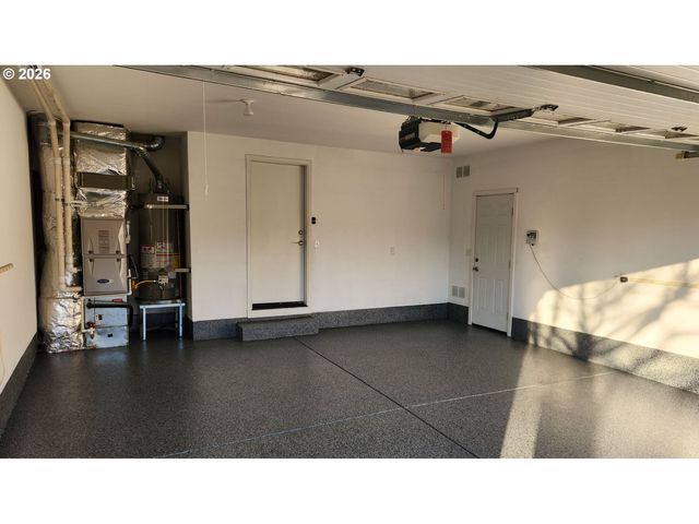 579 SWEETWATER Ln, Eugene, OR 97404