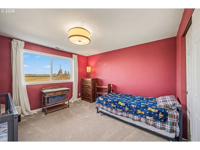 579 SWEETWATER Ln, Eugene, OR 97404