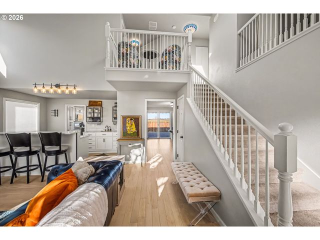 579 SWEETWATER Ln, Eugene, OR 97404