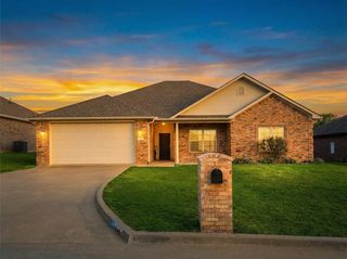 114 Brookway Lane, Longview, TX 75604