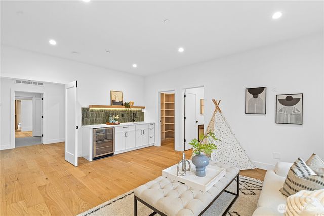 218 163rd Place SE, Bellevue, WA 98008