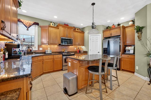 128 TITLEIST Trail, Poplar Grove, IL 61065