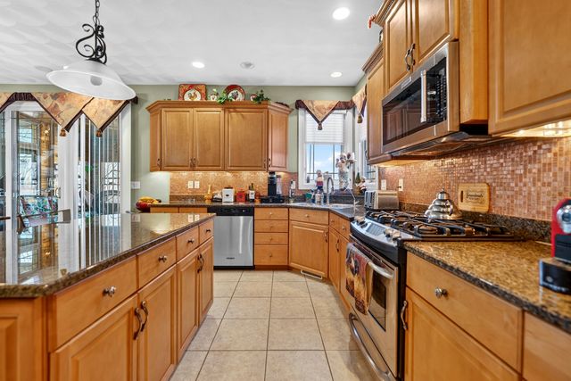 128 TITLEIST Trail, Poplar Grove, IL 61065