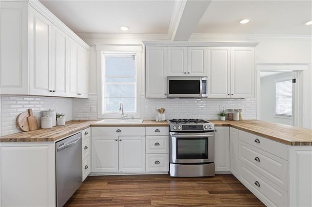 808 E 33rd Street, Kansas City, MO 64109