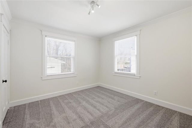 808 E 33rd Street, Kansas City, MO 64109