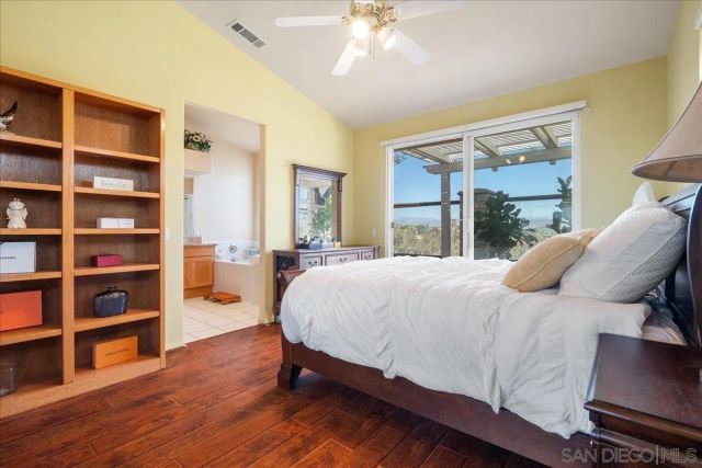 1992 Ridge Way Glen, Escondido, CA 92029