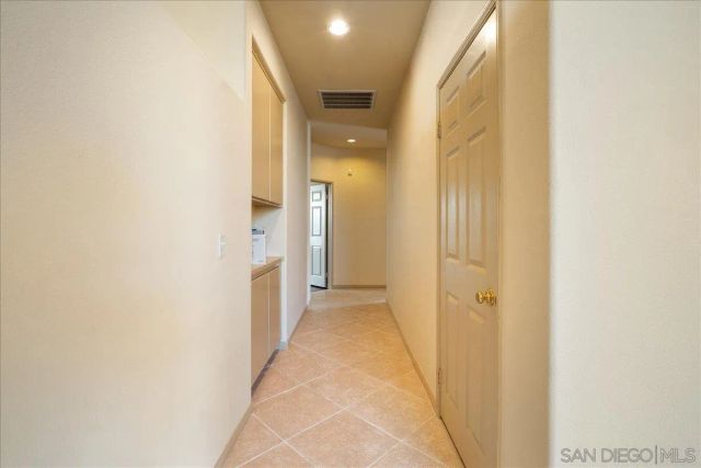 1992 Ridge Way Glen, Escondido, CA 92029