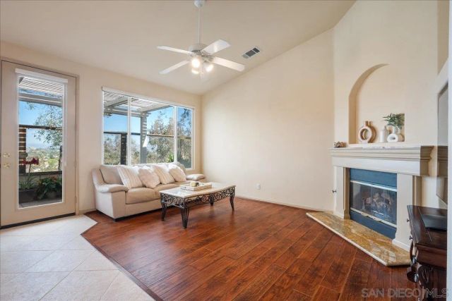 1992 Ridge Way Glen, Escondido, CA 92029