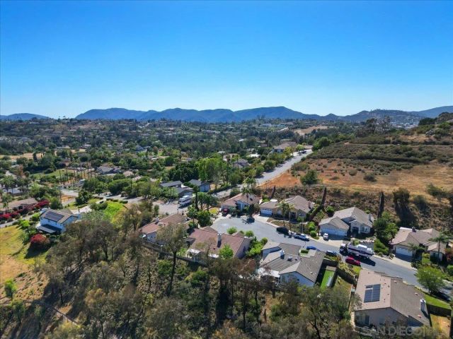 1992 Ridge Way Glen, Escondido, CA 92029