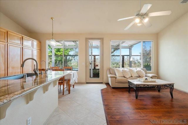 1992 Ridge Way Glen, Escondido, CA 92029
