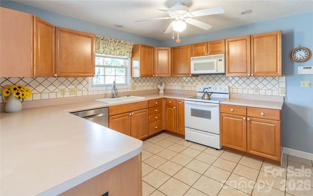 506 Brook Knoll Circle, Weaverville, NC 28787