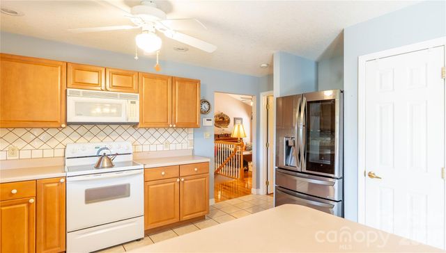 506 Brook Knoll Circle, Weaverville, NC 28787